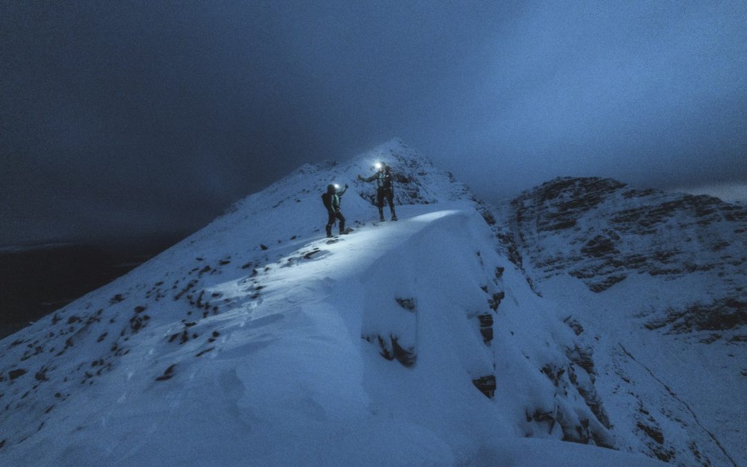 Moonlit Trails: A Guide to Night Hiking and the Wonders of Stargazing