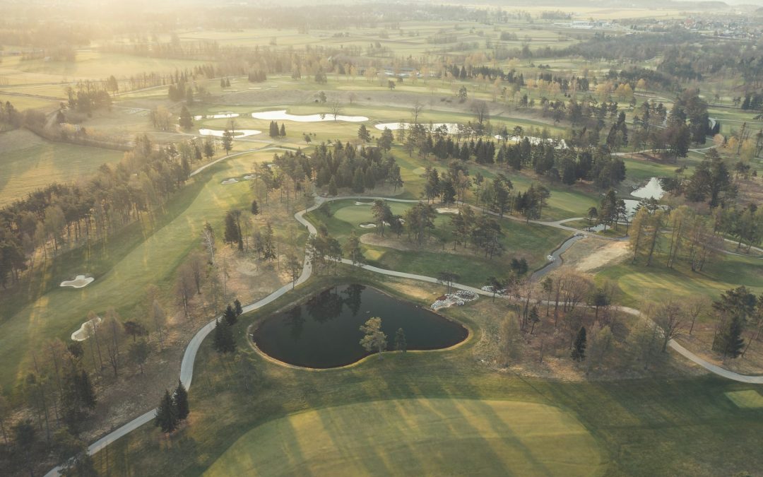 Crafting the Course: The Creative Blend of Nature and Architecture in Golf